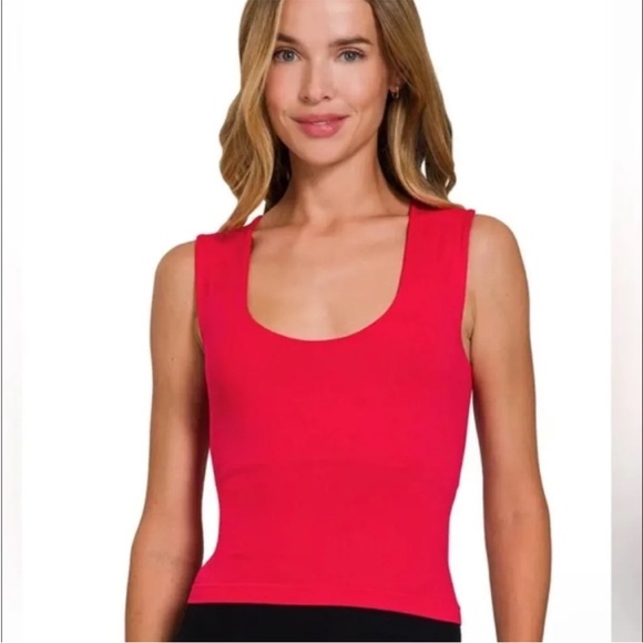 Zenana Red Seamless U-Neck Cropped Tank Top Built-In Bra S/M - Picture 1 of 3